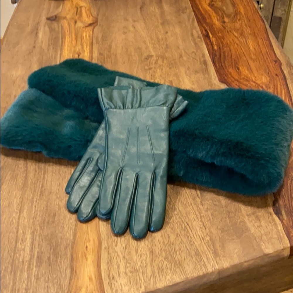 NEW faux fur neck wrap and matching leather gloves
